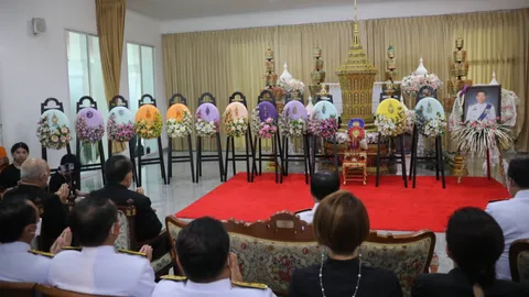 พระราชทานโกศแปดเหลี่ยม ผู้ว่าฯ หมูป่า รับไว้ในพระบรมราชานุเคราะห์ตลอด 7 คืน 