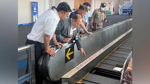 แม่ร้องไห้เสียขา ลูกชายโพสต์-เป็นห่วงจิตใจ ตร.สอบเอาผิดปมทางเลื่อน (คลิป)