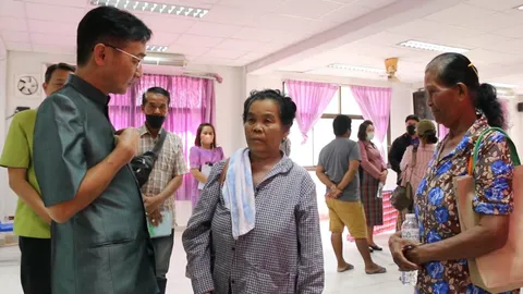 ญาติเฮ นายทะเบียนเตรียมจ่ายเงินฌาปนกิจสงเคราะห์ อ.เปือยน้อย ทั้ง 58 ราย