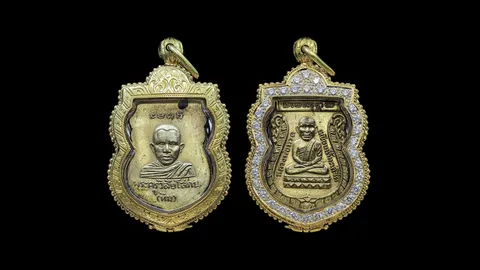 เหรียญหลวงปู่ทวดหัวโต รุ่นแรก พ.ศ.2500 สวยคมเนื้อทองแดงกะไหล่ทอง