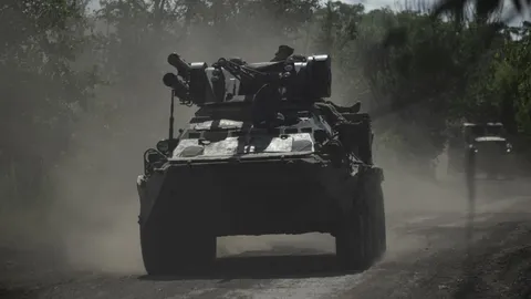 ยูเครนยอมรับ กองทัพรัสเซียรุกคืบในภาคตะวันออก การสู้รบดุเดือด