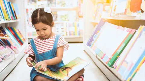 เหมาะสมไหม หนังสือเรียนเด็กเล็กใช้ภาพ "ฆาตกร" ประกอบเนื้อหาแบบฝึกหัด