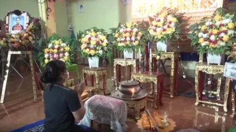 พวงหรีดโผล่ แม่อยากให้ "มิ้นท์-แจ๊บ" ขอขมาศพ "น้องปีใหม่" ปัดตอบปมแชต (คลิป)