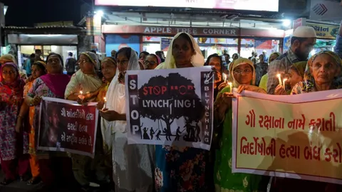 ศาลอินเดียจำคุก 10 ปี จำเลย 10 คน ข้อหาตั้งศาลเตี้ยฆ่าโหดหนุ่มมุสลิม