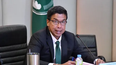 ชัชชาติ สั่งลุยปรับปรุงทางเท้า-ป้ายรถเมล์ แง้ม ปลายปีจัดเทศกาลฤดูหนาวริมคลองผดุงฯ