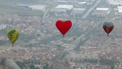 พาสัมผัสท้องฟ้า เที่ยวเทศกาลบอลลูนยุโรป 2023 