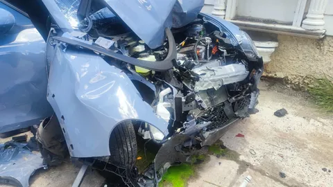 ระทึก ตร.วางอุปกรณ์ดักเก๋งออร่า กู๊ดแคท หนุ่มหลอนไอซ์ไล่ชนดะ 6 คัน (คลิป) 