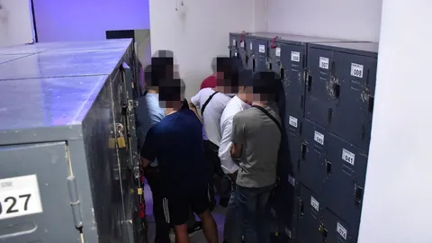 บุกทลายซาวน่าเกย์ แฝงค้ากาม รวบ 36 ราย มีหมายจับฉ้อโกงติดตัว 1 คน