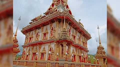 พระมหาธาตุเจดีย์ วัดฉลอง ภูเก็ต เปิดให้เข้าสักการะพระบรมสารีริกธาตุตามปกติ