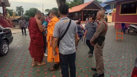 พระเก่าไล่พระใหม่พ้นวัด ลูกศิษย์ 2 ฝ่ายเปิดศึกชกกันนัว ตร.ต้องหย่าศึก