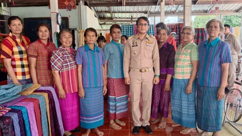 อำเภอลำทะเมนชัย หนุนชาวบ้านปลักอีแรต ยกระดับทอผ้าฝ้ายทอมือ ไปสู่ตลาดสากล