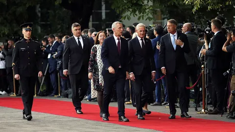 NATO เปิดประชุมสุดยอดเล่นบทหนุนยูเครน