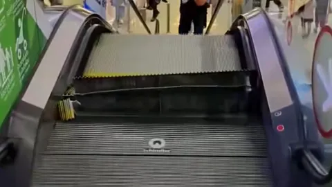 ห้างดังแจงเหตุบันไดเลื่อนชำรุด เผยมีสิ่งของตกเข้าไปขัดกับลูกขั้นบันได