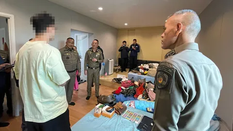 ทลาย "เว็บพนัน" ยึดทรัพย์เพียบ ซุกไว้กว่า "พันล้านบาท"