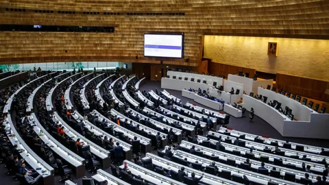 โหวตนายกฯ "พิธา" ไม่ผ่านในครั้งแรก แฮชแท็ก #งดออกเสียง พุ่งติดเทรนด์