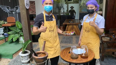 ชวนชิม ส้มตำสูตรผู้กำกับ ร้านบ้านแสนดีที่บางสะพาน 