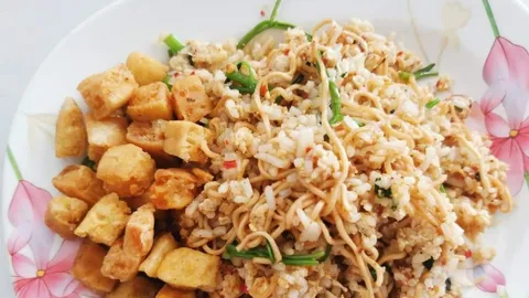 โซเชียลชี้พิกัด “ข้าวหมา” เมนูแปลกแต่ขายดี ร้านดังนครสวรรค์