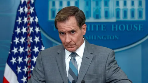 จอห์น เคอร์บี น้อยใจจีนปูพรมแดง ต้อนรับ เฮนรี คิสซิงเจอร์ ในฐานะเพื่อนเก่า