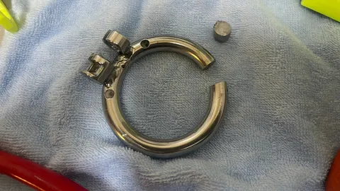 นทท.ชาวสวิสเล่นพิเรนทร์ สวมห่วงเหล็กรัดอวัยวะเพศ สุดท้ายเอาไม่ออก