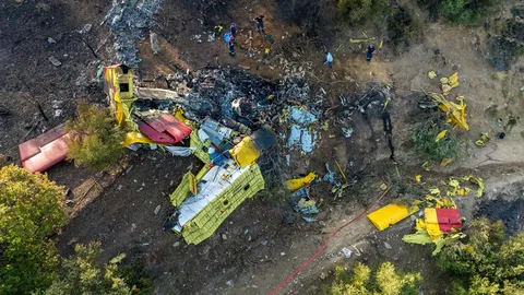 สลด เครื่องบินดับเพลิงตกขณะรับมือไฟป่ากรีซ นักบิน 2 คนเสียชีวิต