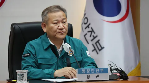 ศาล รธน. เกาหลีใต้คว่ำมติสภาถอดถอน รมต. กรณี "อิแทวอน"