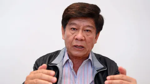 "อุเทน" เดือด สวดยับ ต้นตอ รธน.วิปริต ซัด "วันนอร์" เดินตามเกมเพื่อไทย
