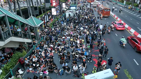 เสื้อดำพรึบ 