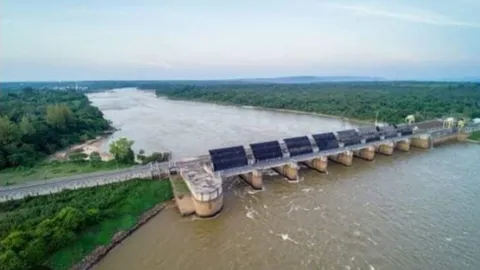 จ่อเปิดบานประตูระบายน้ำเขื่อนปากมูล ป้องกันน้ำท่วมอุบลฯ แต่จะปิดถ้าฝนทิ้งช่วง