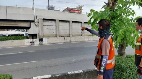 ชาวบ้านหวั่นสะพานกลับรถหน้าร้านแสงจันทร์ พระราม 2 ทรุด กลัวเกิดเหตุสลดซ้ำรอย