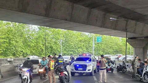 สาววัย 23 ซ้อน จยย.รับจ้างแล้วเสียหลักล้ม โดนรถโม่ปูนทับตายคาถนนจตุรทิศ 