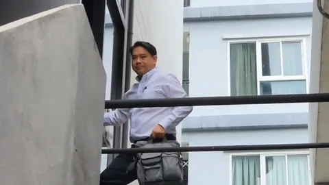 "พิจารณ์" หน้าเครียด ไม่ได้รับแจ้งจากเพื่อไทย ประชุม 8 พรรคร่วม พรุ่งนี้