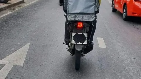 โซเชียลคอมเมนต์สนั่น ภาพ "ไรเดอร์" ใช้แมสก์ปิดป้ายทะเบียน ถามลั่นทำเพื่ออะไร