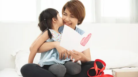 10 เพลงวันแม่ซึ้งๆ นิยมเปิดในวันแม่แห่งชาติ