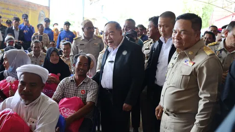 “บิ๊กป้อม” ไปใต้ สั่งทั่วประเทศถอดบทเรียนเหตุโกดังพลุดอกไม้ไฟระเบิดที่นราธิวาส 