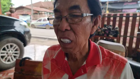 คุณลุงเปิดใจ หลังได้ฟันปลอมไม่ตรงปก ใส่แล้วกลายเป็น "แดร็กคูลา"