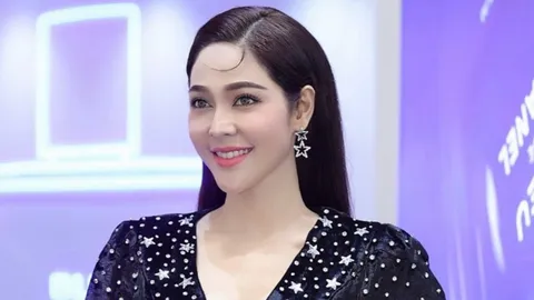 ดีกรีสุดหรู จูน นาตาชา ฝากตัวเป็นนิสิต ป.โท การทูตฯ มหาวิทยาลัยดัง 