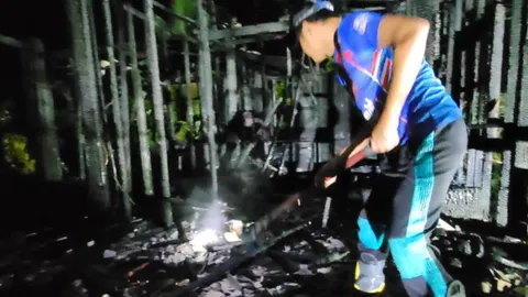 พนักงานดับเพลิงช็อก ไปดับไฟไหม้บ้านตัวเอง ลูกชายป่วยออทิสติกถูกคลอกดับ