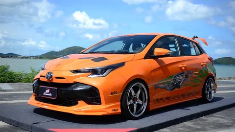 ฟาสปะล่ะ TOYOTA YARIS HATCHBACK FASTLINE ของแต่งกว่าสองแสน! 