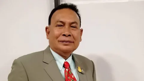 "สุรทิน" แจ้ง เพื่อไทย 1 เสียง หนุนตั้งรัฐบาล หวั่น "เศรษฐา" ไม่ผ่าน สว.