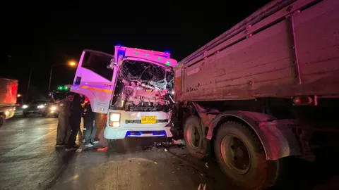 รถพ่วงเสีย รอรถยก 5 ชั่วโมงไม่มา สุดท้ายเกิดอุบัติเหตุ มีคนบาดเจ็บ  