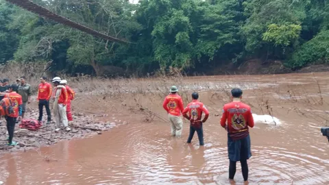 เจอแล้ว นทท.เที่ยวสะปัน ล่องแก่งน้ำว้า พลัดตกเรือจมดับ พบ "ถอดชูชีพ" 
