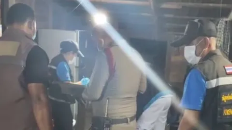 ผัวเลือดร้อน ตบเมียด้วยปืน เจอแย่งกลับ-รัวใส่หมดโม่ตายสนิท