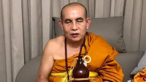 "พระครูบาบุญชุ่ม" เขียนธรรมะให้สร้างความดี บอกเกิดเป็นคนควรมีดี 3 อย่าง