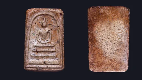 พระสมเด็จ วัดระฆังหลังใบโพธิ์ “เนื้อจัด ดูง่าย”