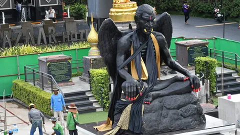 นักศาสนวิทยาชมคนสร้าง "ครูกายแก้ว" เก่งทํายอด เข้าใจตลาดคุณไสย