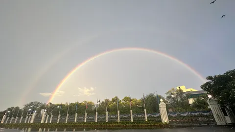 ทำเนียบฯ ฮือฮา รุ้งกินน้ำขึ้น 2 วง หลัง “เศรษฐา” เป็นนายกฯ คนที่ 30 