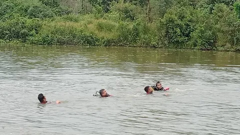 สลด 4 ชีวิต นักเรียนชาย ม.ต้น เล่นฝายน้ำล้น ถูกกลืน 2 ศพ