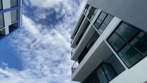 หนุ่มสิงคโปร์ร่วงชั้น 5 โรงแรมที่กระบี่ไม่ตาย ตร.เร่งสอบเป็นอุบัติเหตุหรือไม่