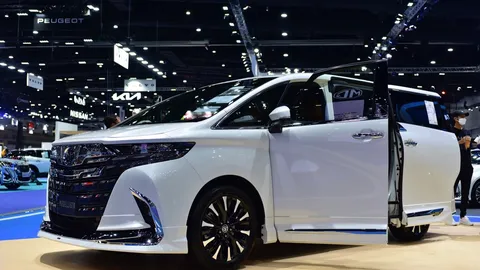 TOYOTA ALPHARD / VELLFIRE นำทัพพี่โตโชว์ตัวในงาน บิ๊ก มอเตอร์เซลส์ 2023 