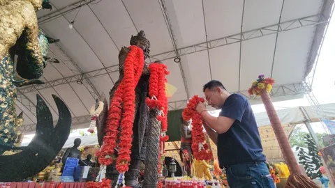 อาจารย์สักยันต์ ลงอักขระหลังมือ ไหว้ท้าวเวสฯ ล้วงไหได้เลขเด็ด 1/9/66